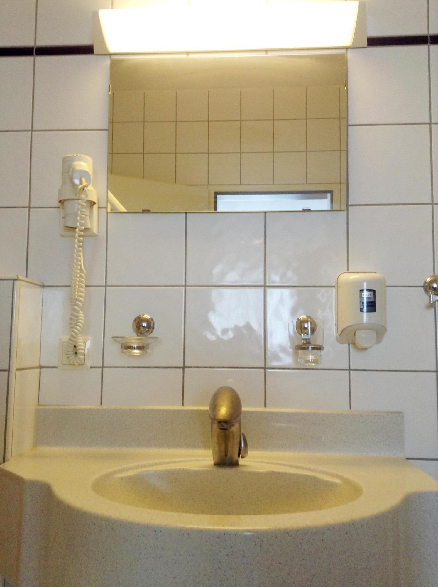 Отель Thalinger Hof Kronstorf Экстерьер фото